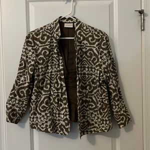 Short long sleeve button front taupe and cream patterned jacket